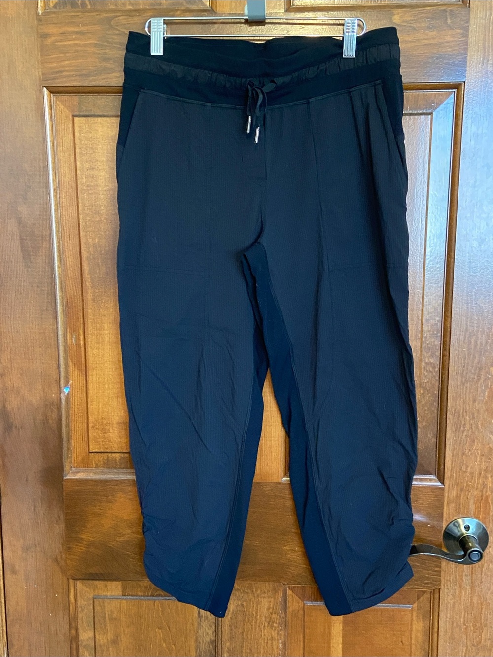 Lululemon Black Dance Studio Mid-Rise Cropped Pants elastic waist cinch hem 8